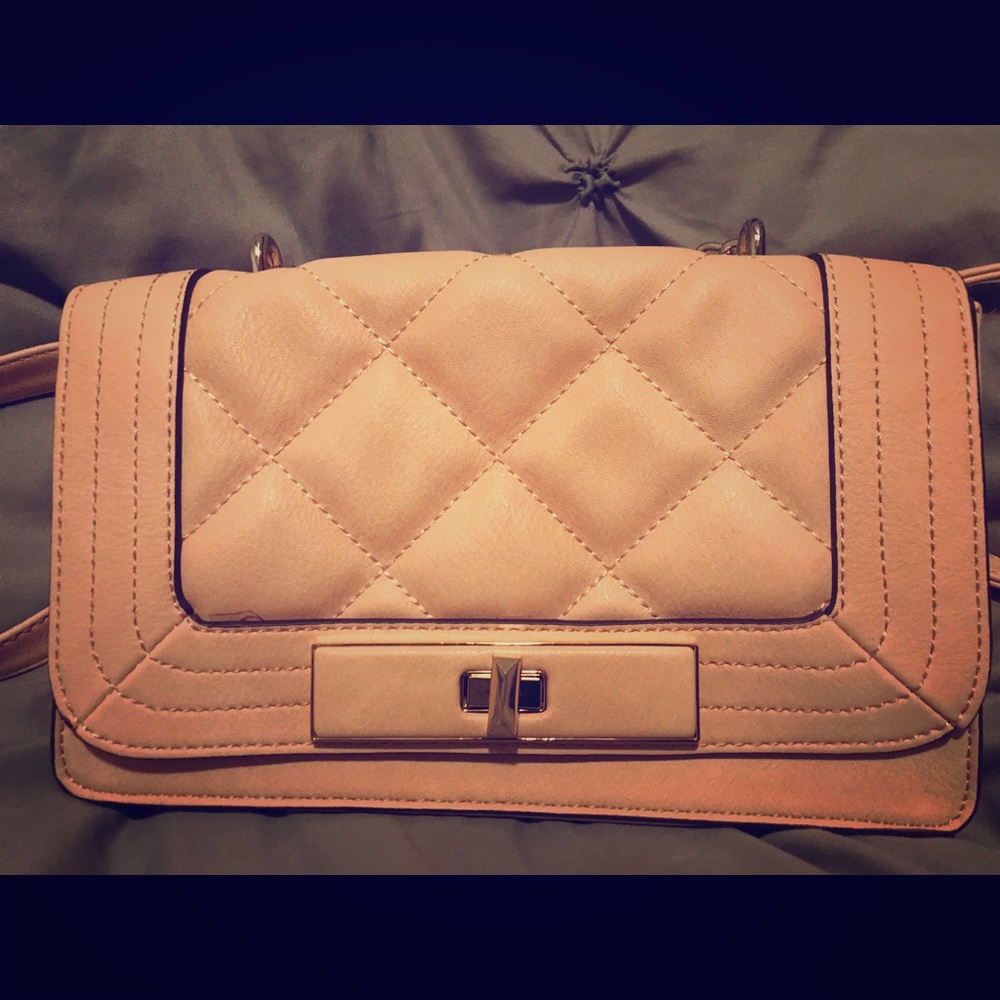 ⭐️Quilted Pink cross body purse👛
